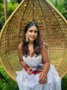 garden elegance in white