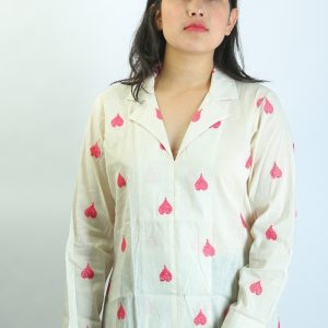 women floral embroidered thread kurti